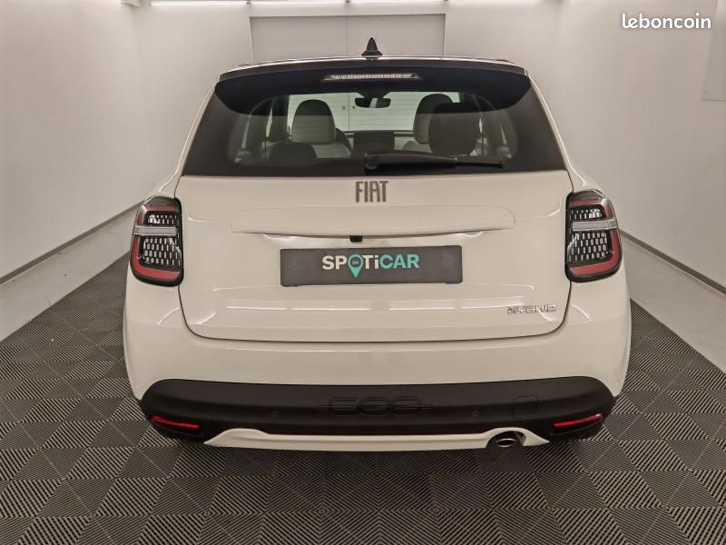 Fiat 600 1.2 Hybrid Turbo 110ch Icône eDCT6 Step 2 (image 5)
