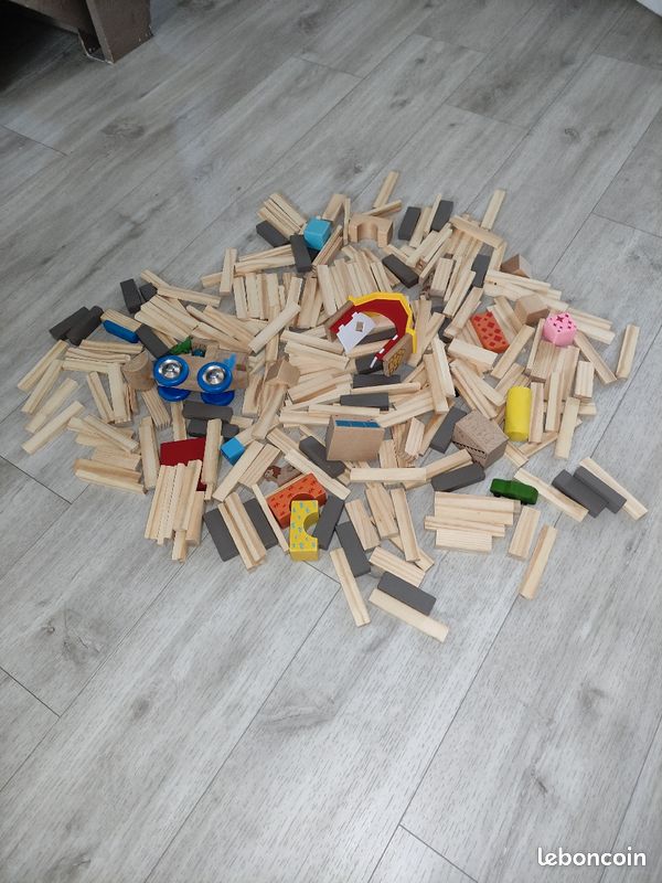 Jeu en bois de construction (image 1)