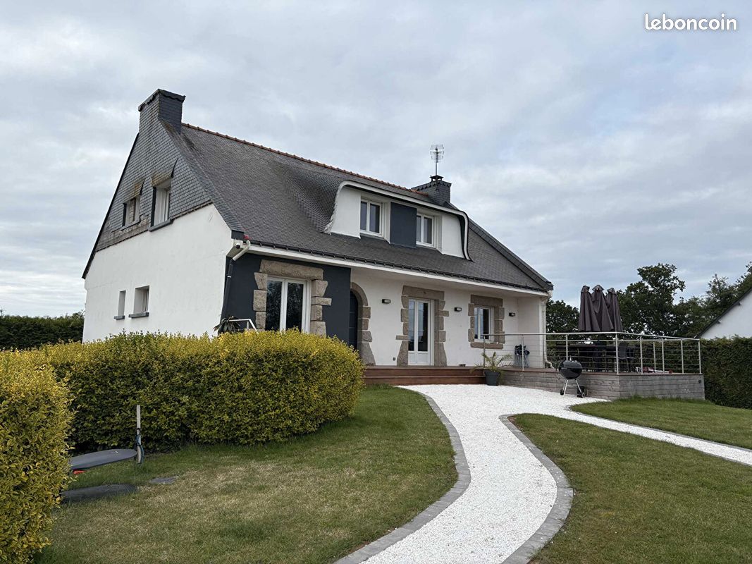 Maison 8 pièces 168 m² · à Évellys · 168 m² · 271 700 €