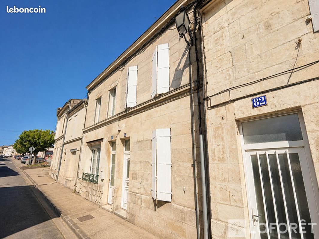 Maison 6 pièces 131 m² · à Saintes · 131 m² · 243 800 €