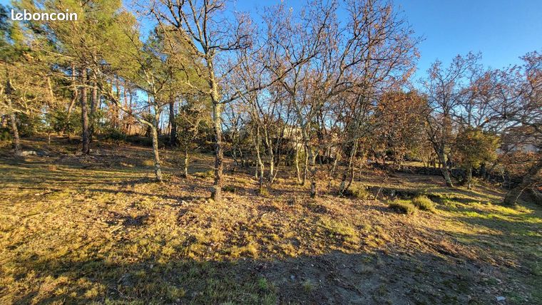 Terrain 1 561 m² Les Assions