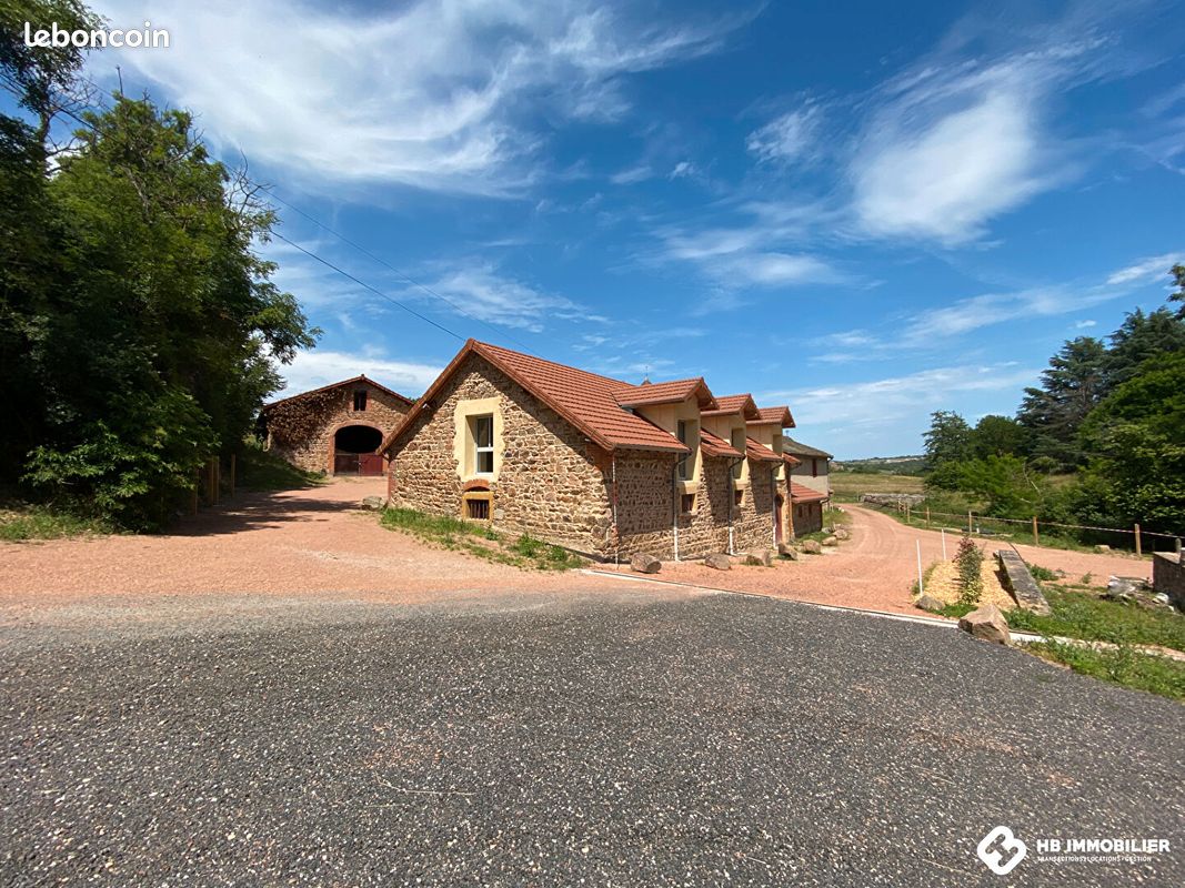 Maison 4 pièces 104 m² · à Lentigny · 104 m² · 1 100 €/mois