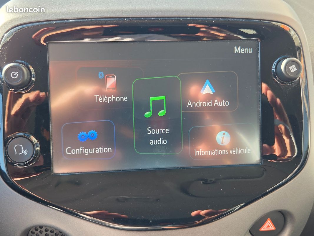TOYOTA AYGO 1.0 VVTI 70 BOITE AUTO GRAND ECRAN CARPLAY 1er MAIN ENTRETIEN ET GARANTIE TOYOTA (image 24)