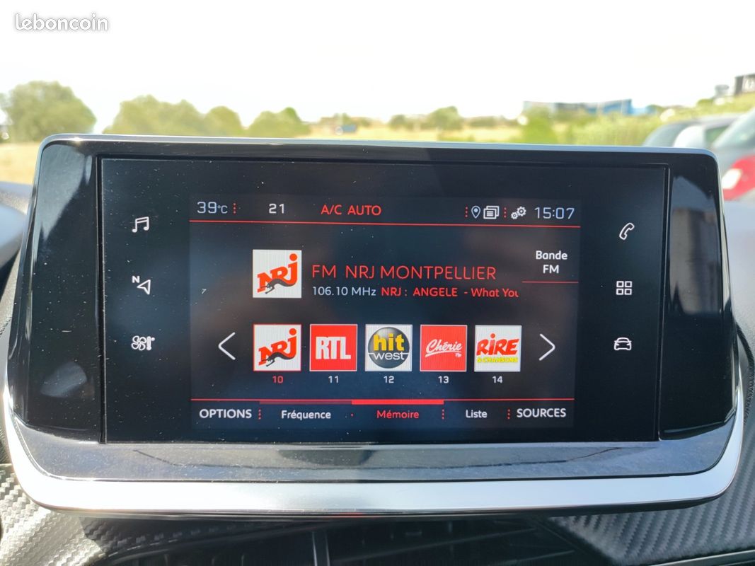 PEUGEOT 208 BlueHDi 100 SS BVM6 Allure (image 17)