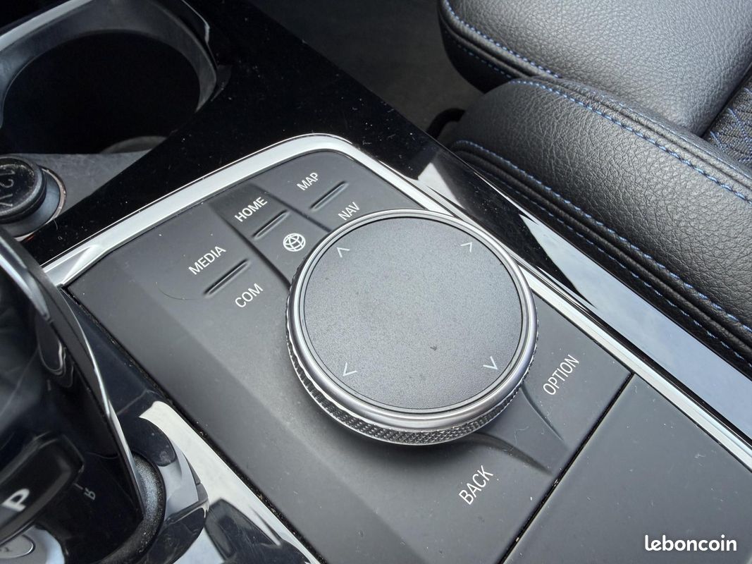 BMW SERIE 1 F40 118i 136ch M SPORT DKG7 | TOIT OUVRANT | CAMERA DE RECUL (image 30)