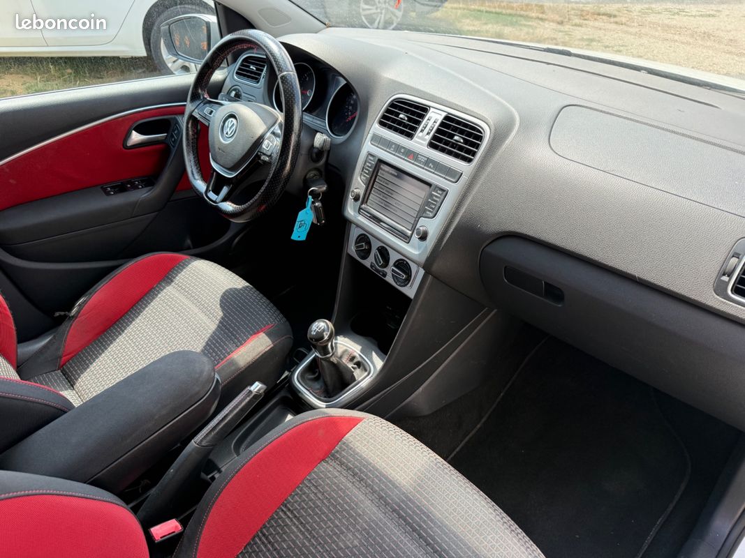 Volkswagen polo cross 1.4 tdi 90ch bluemotion technology apple carplay (image 26)