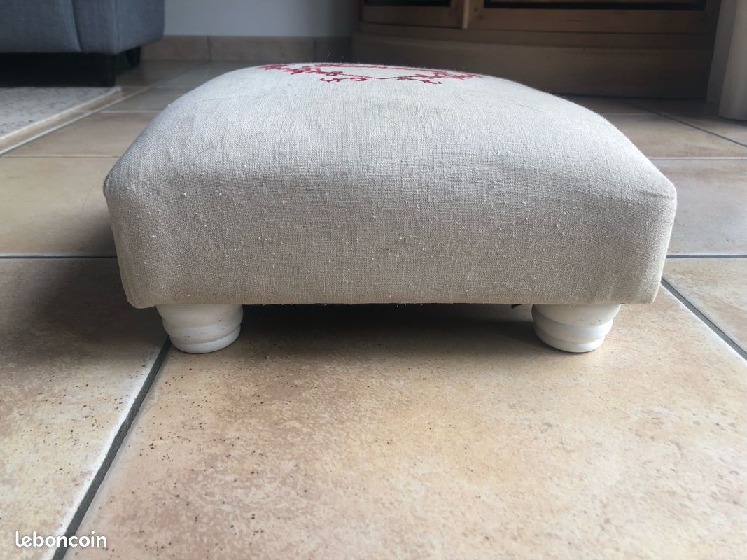 Foot stool (image 2)