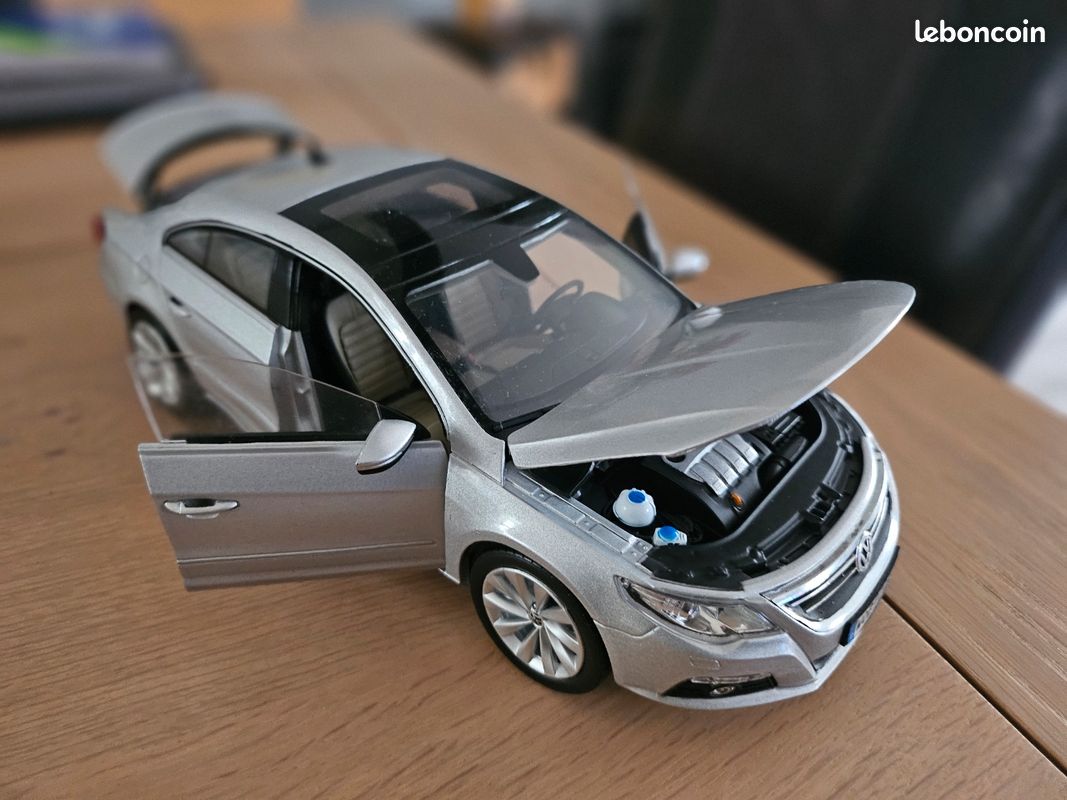 VW Volkswagen Passat CC Grise Norev 1/18 neuve - Collection