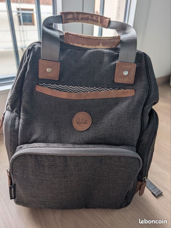 Sac à dos à langer (image 1)