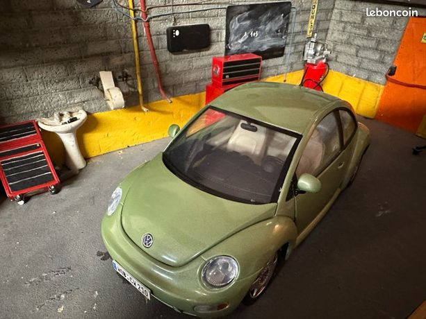 Volkswagen New Beetle verte de 1999 (Solido échelle 1/18ème) – Voiture miniature | Achat modèle réduit de collection – Bernard Miniatures