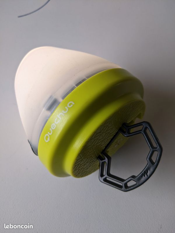 Lampe de camping décathlon sur piles (image 1)