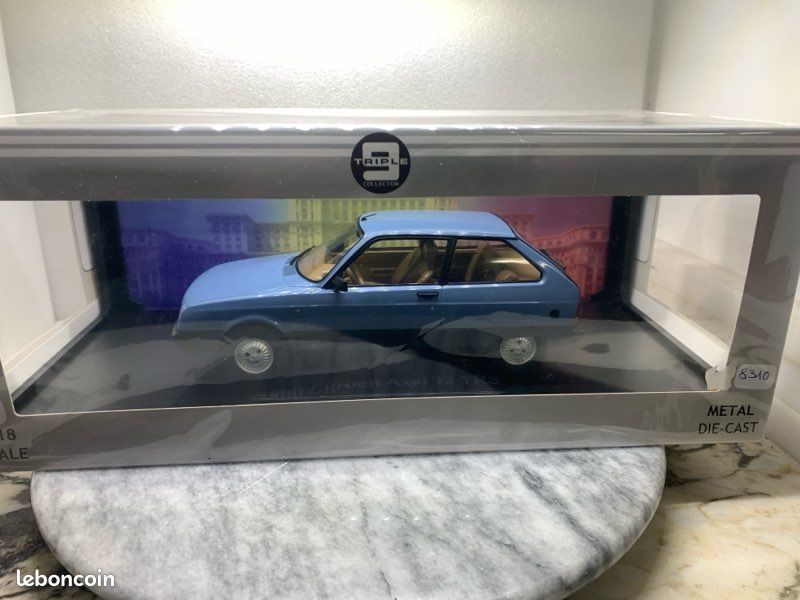 Citroën Axel 12 TRS 1990 bleue-gris Triple9 1/18 - Collection