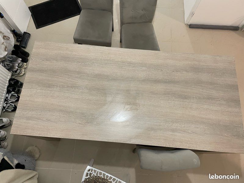 Table a mangé (image 1)