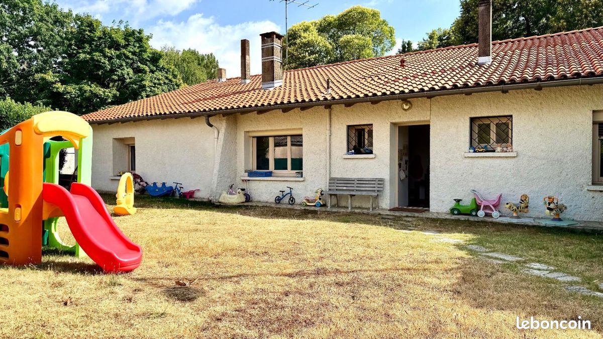 Maison 6 pièces 157 m² · à Bessières · 157 m² · 1 100 €/mois