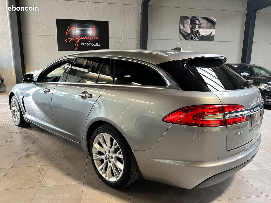 Jaguar XF Sportbrake 2.2D 163ch " Carnet Complet + Factures / 170.096 Km " (image 5)