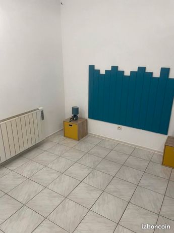 https://img.leboncoin.fr/api/v1/lbcpb1/images/6c/d1/65/6cd1659b1c8abad32063e20c8d63bdb3a59e9455.jpg?rule=ad-image