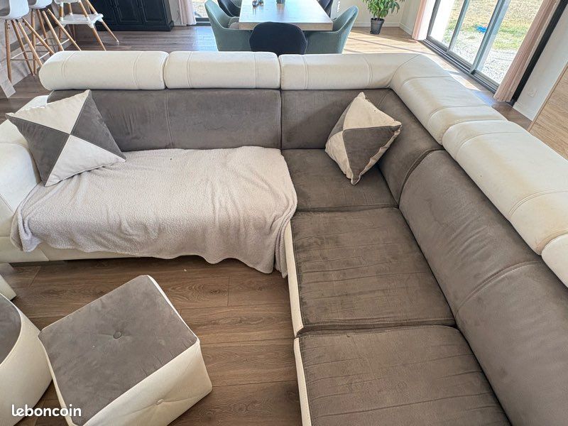 Grand canapé d’angle + fauteuil, poufs et coussins (image 5)