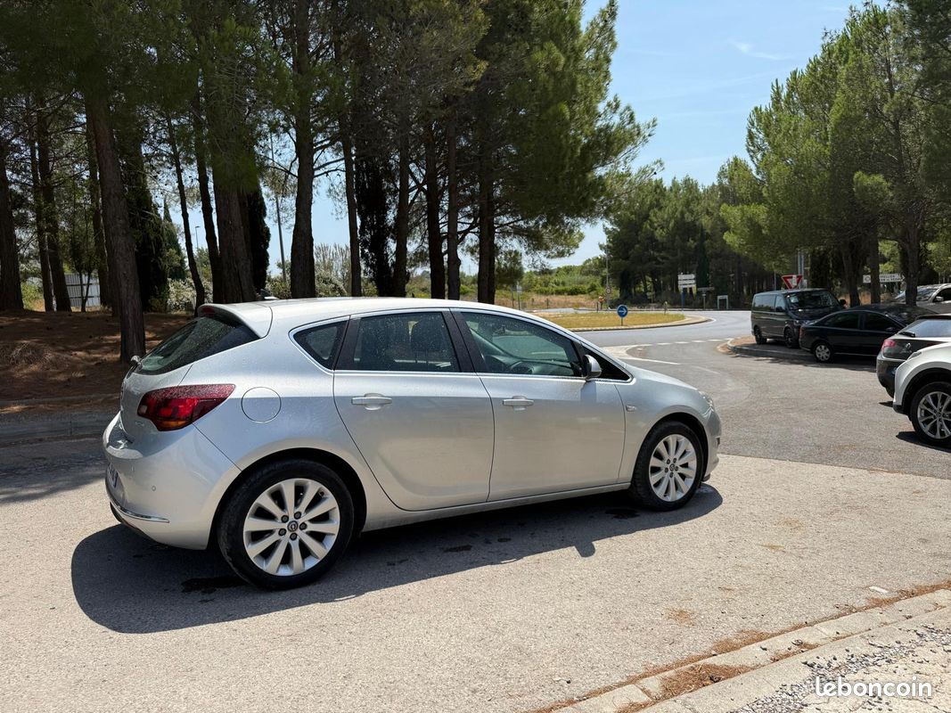Opel Astra 1.4 Turbo 140cv Cosmo 2014 (image 2)