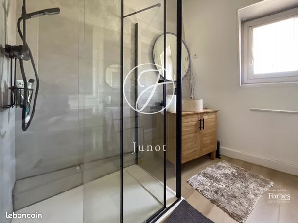 Maison 10 pièces 270 m² — 10