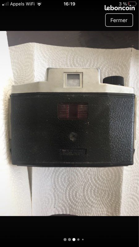 Ancien appareil photo avec pochette en cour (image 3)