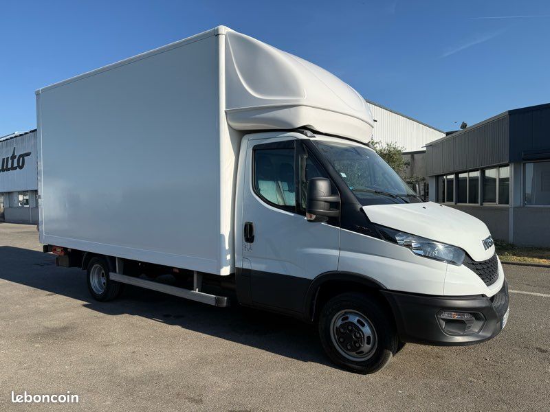 28990ht Iveco Daily 35c18 22m3 hayon (image 1)