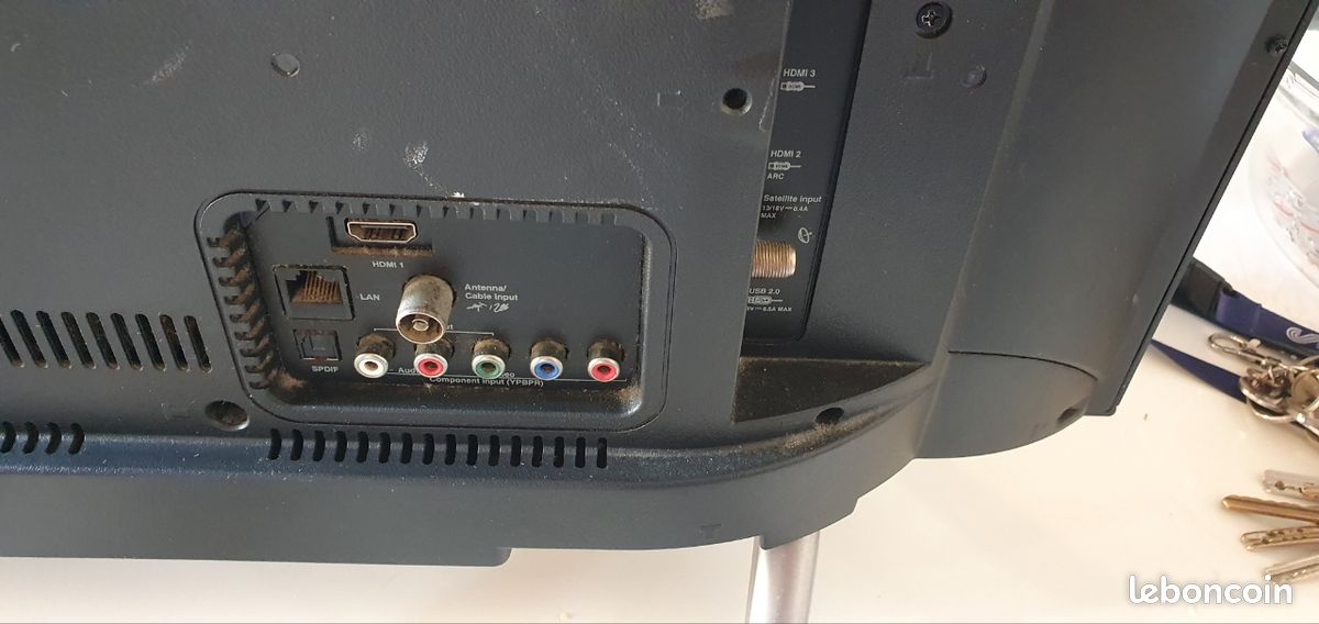 Ecran plat thomson full HD
Telecommande
Hdmi
Prise satellite (image 4)