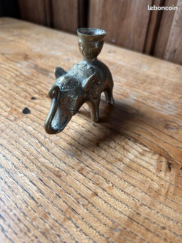 Bougeoir en laiton – Forme éléphant vintage (image 2)