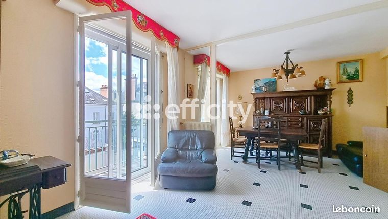 Maison 11 pièces 205 m² — 3