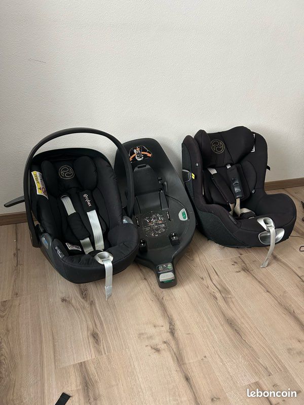 Lot sièges auto bébé Cybex Sirona + base ISOFIX (image 1)