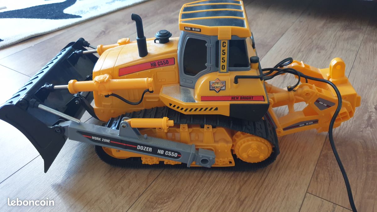 Buldozer télécommandé (image 3)