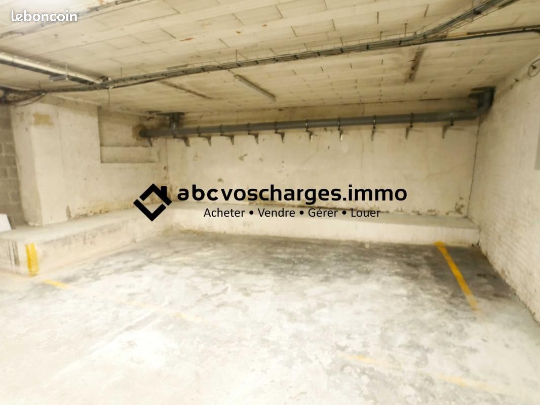 Parking 10 m² · à Lille · 10 m² · 120 €/mois