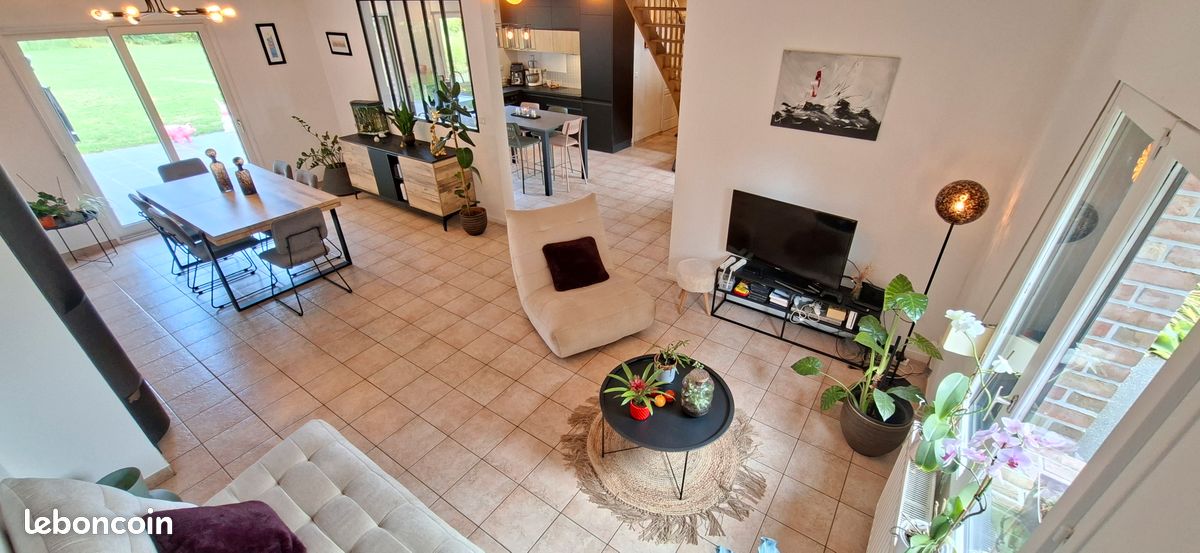 Maison 7 pièces 160 m² · à Steenvoorde · 160 m² · 369 000 €