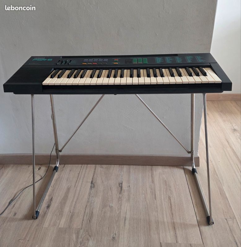 Synthétiseur Yamaha PSR-6 (image 1)