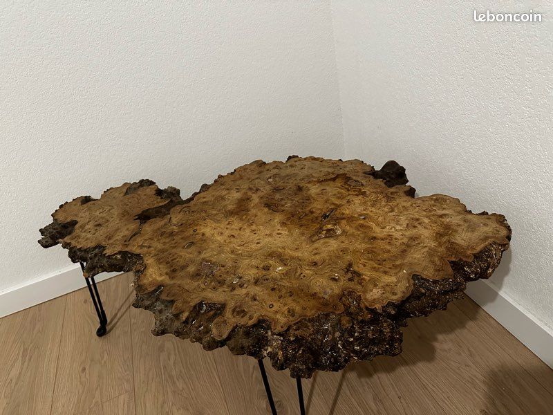 Table basse en bois brut (image 2)