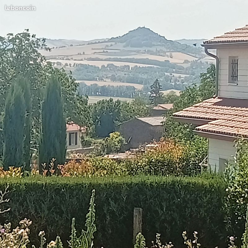 Terrain de 548 M2 à Flat pour petite maison dans la prairie · à Aulhat-Flat · 43 840 €