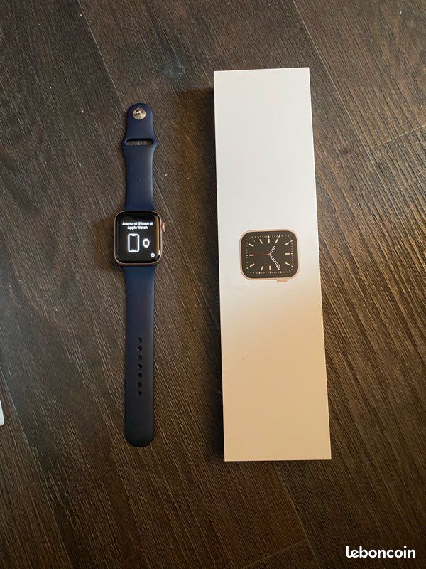 Apple Watch et dock de chargement (image 4)