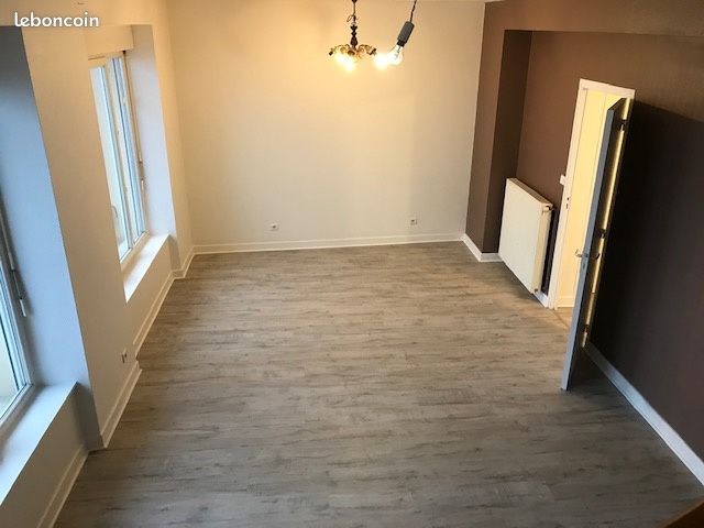 Appartement 5 pièces 74 m² · à Aurillac · 74 m² · 570 €