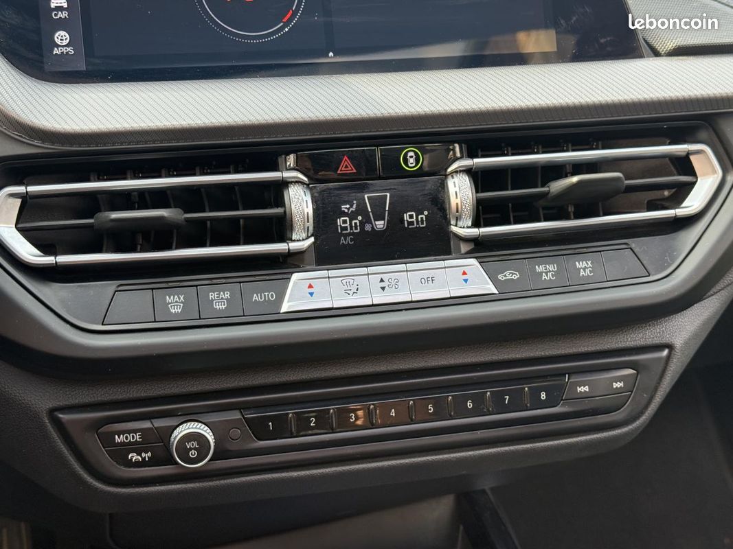 BMW SERIE 1 118d 150CV BVA Sport F40 M Sport (image 22)