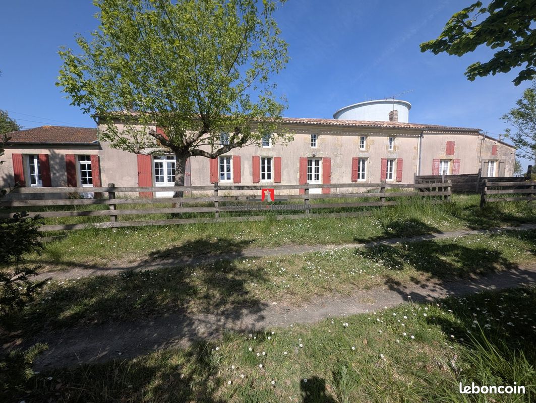 Maison 8 pièces 172 m² · à Berson · 172 m² · 212 000 €