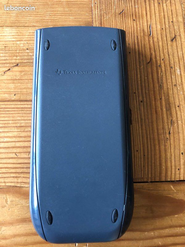 Calculatrice grise Texas Instruments TI-82 Advanced (image 3)
