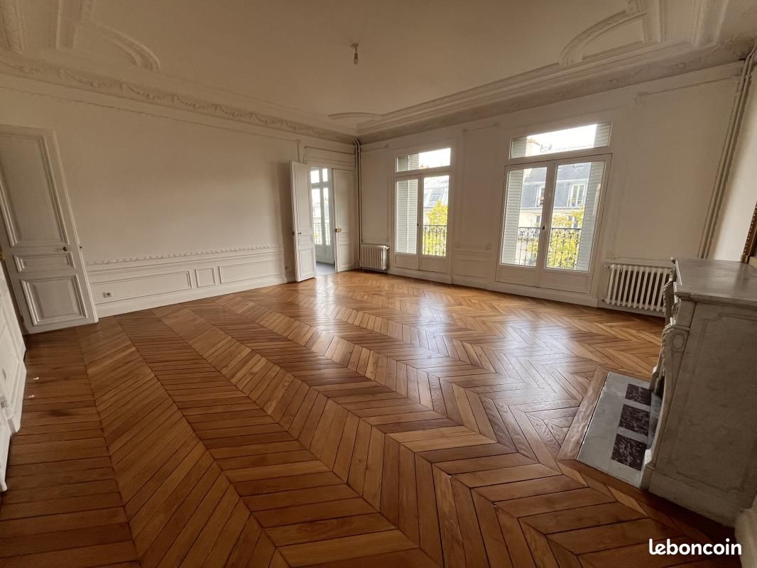 Appartement 6 pièces 215 m² · à Paris · 215 m² · 7 670 €/mois