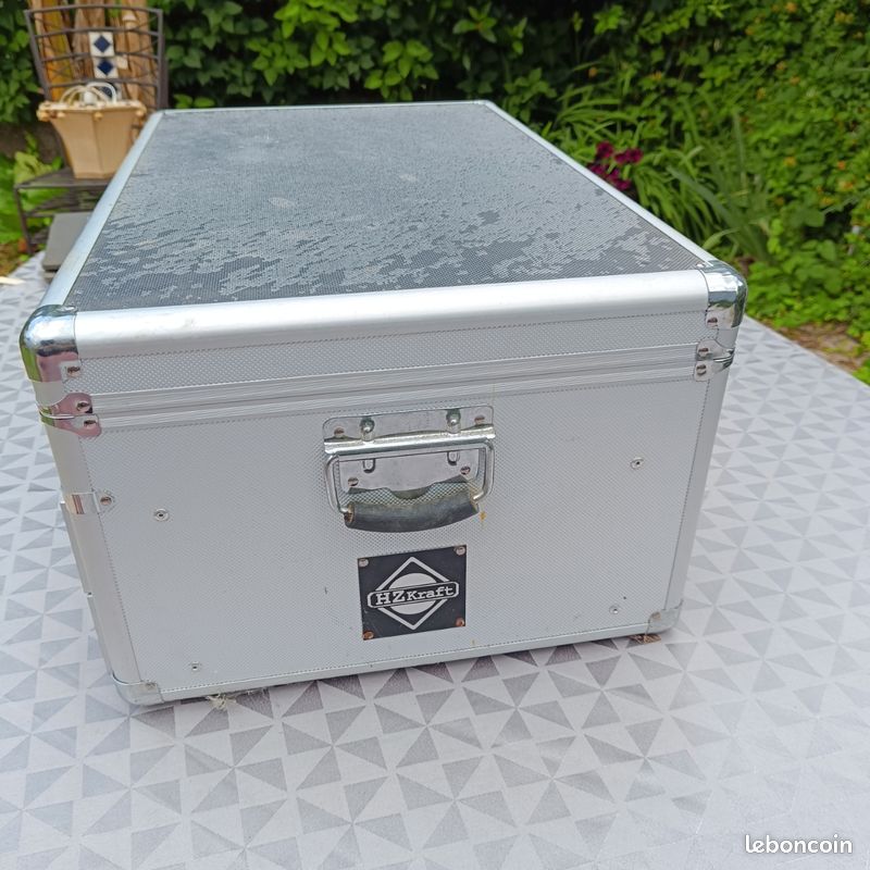 Énorme valise d'outils (image 1)