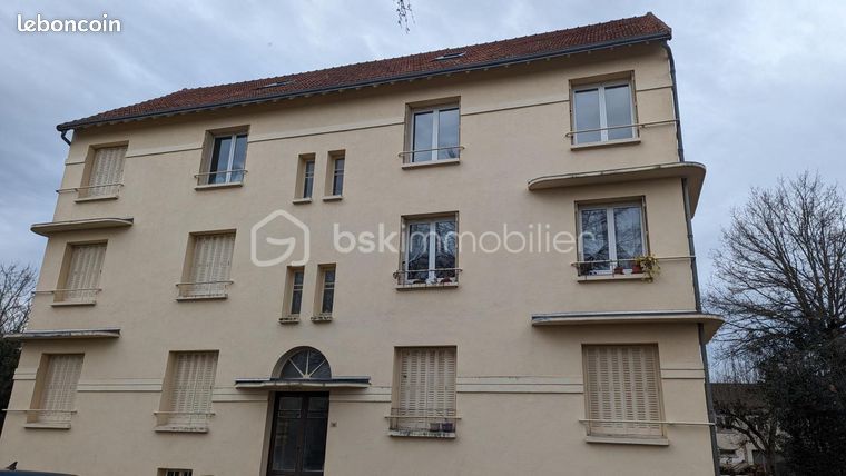Immeuble 22 pièces 557 m²