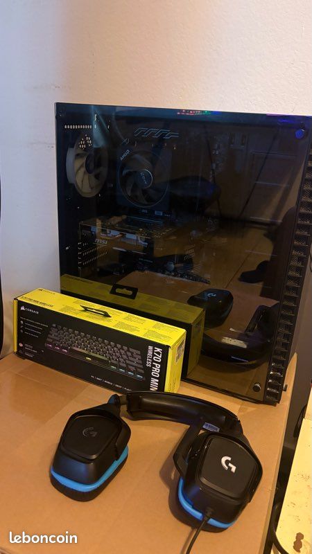 Vend lot pc gamer clavier casque (image 1)
