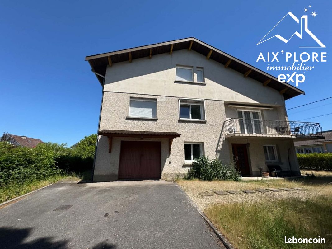 Maison 8 pièces 211 m² · à Péronnas · 211 m² · 390 000 €