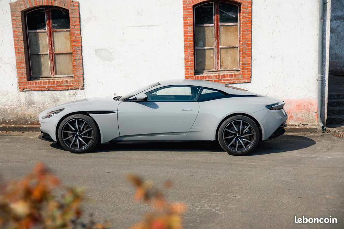 Aston Martin DB11 V8 4.0 Coupé - Suivi Aston Martin - Révisée - PPF Complet - Garantie 6 mois (image 6)