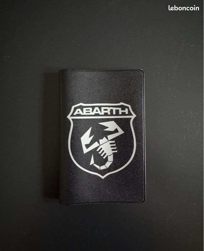 Étui carte grise personnalisée (image 3)