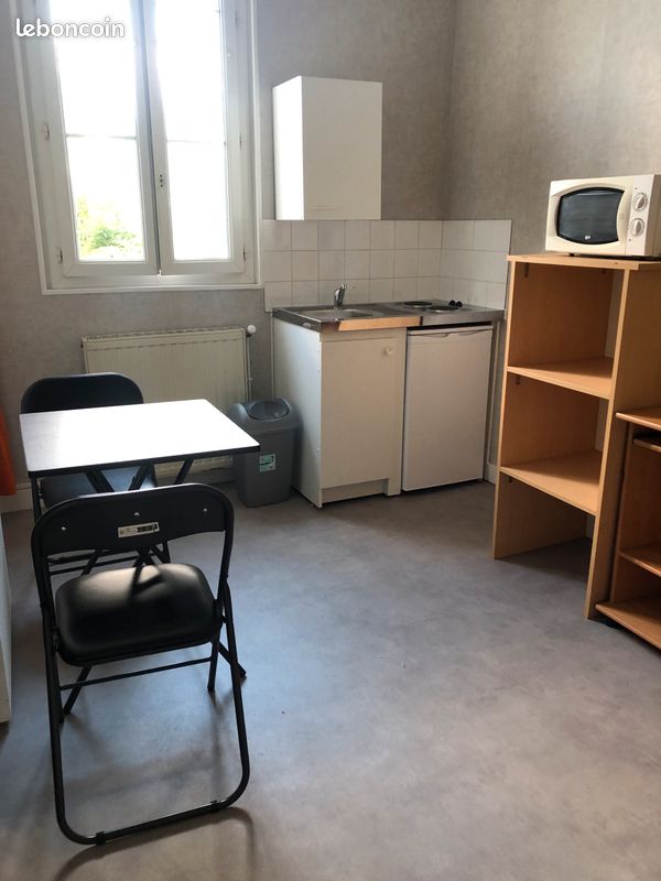Appartement 1 pièce 15 m² · à Saintes · 15 m² · 300 €/mois