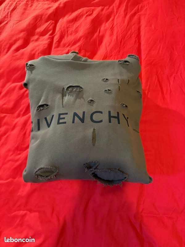 Pull givenchy homme neuf taille S (image 1)