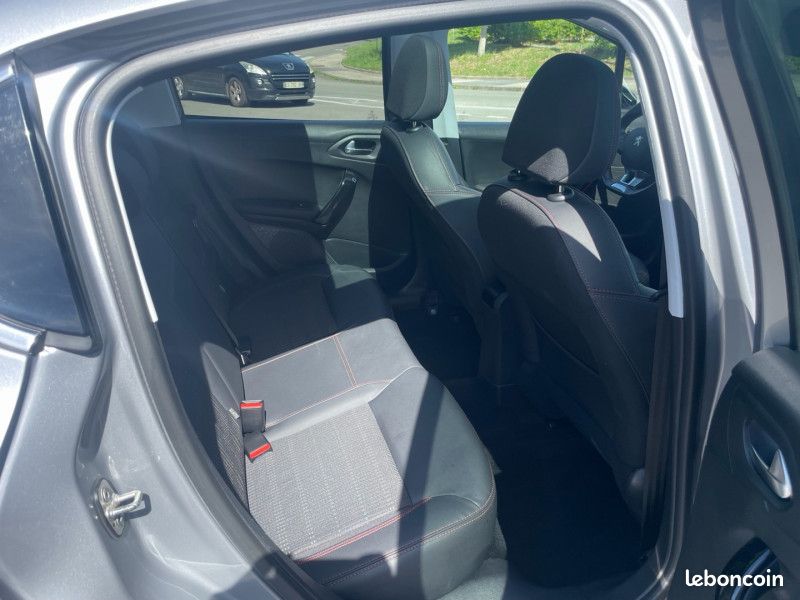 Peugeot 208 1.2 PURETECH 110CH E6.C GT LINE S&S 5P (image 6)